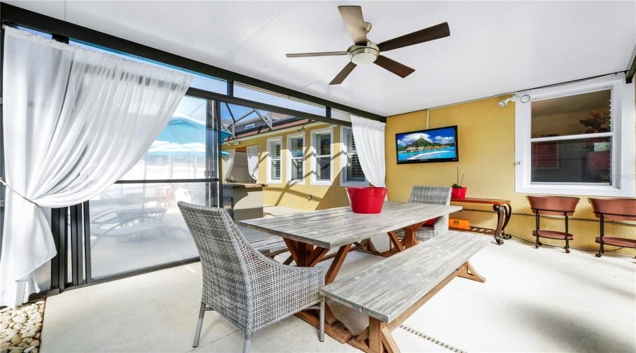 ORLANDO, Florida 32836, 3 Bedrooms Bedrooms, ,2 BathroomsBathrooms,Residential,For Sale,FITZGERALD BUTLER,0,MFRO6299392