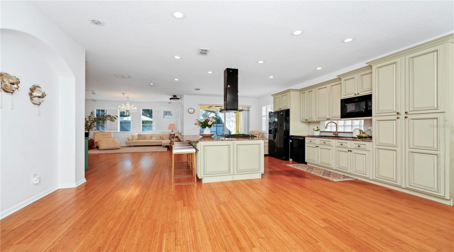 ORLANDO, Florida 32836, 3 Bedrooms Bedrooms, ,2 BathroomsBathrooms,Residential,For Sale,FITZGERALD BUTLER,0,MFRO6299392