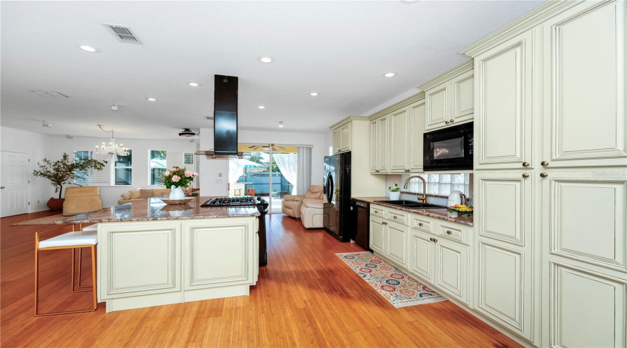 ORLANDO, Florida 32836, 3 Bedrooms Bedrooms, ,2 BathroomsBathrooms,Residential,For Sale,FITZGERALD BUTLER,0,MFRO6299392