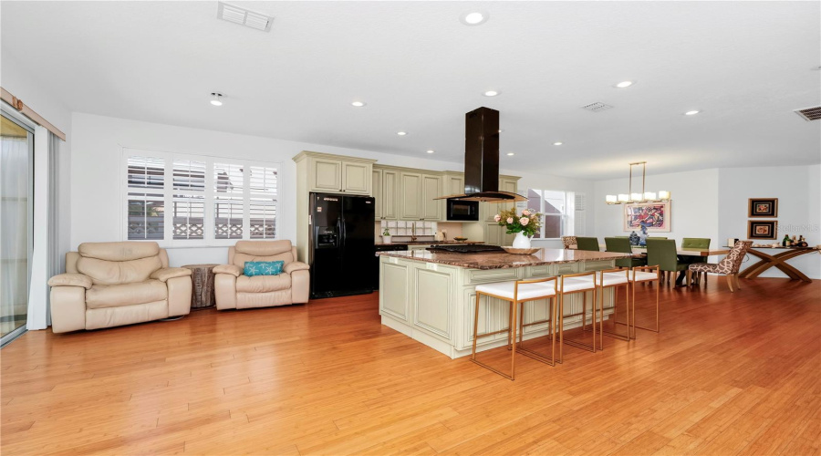 ORLANDO, Florida 32836, 3 Bedrooms Bedrooms, ,2 BathroomsBathrooms,Residential,For Sale,FITZGERALD BUTLER,0,MFRO6299392