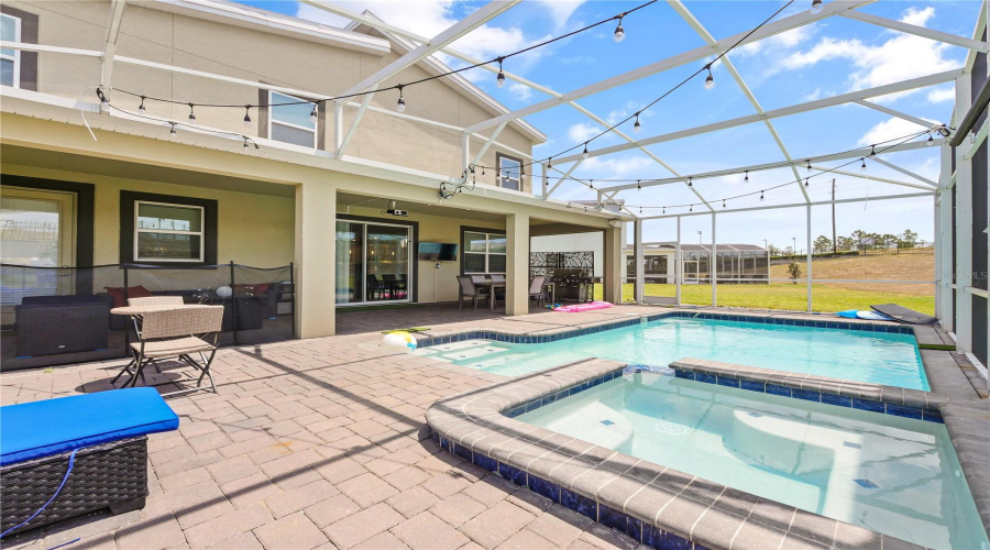 DAVENPORT, Florida 33896, 8 Bedrooms Bedrooms, ,5 BathroomsBathrooms,Residential,For Sale,SOMMERSET HILLS,0,MFRO6299364