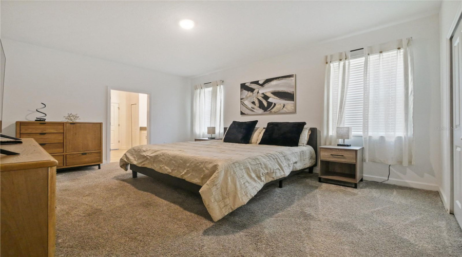 DAVENPORT, Florida 33896, 8 Bedrooms Bedrooms, ,5 BathroomsBathrooms,Residential,For Sale,SOMMERSET HILLS,0,MFRO6299364