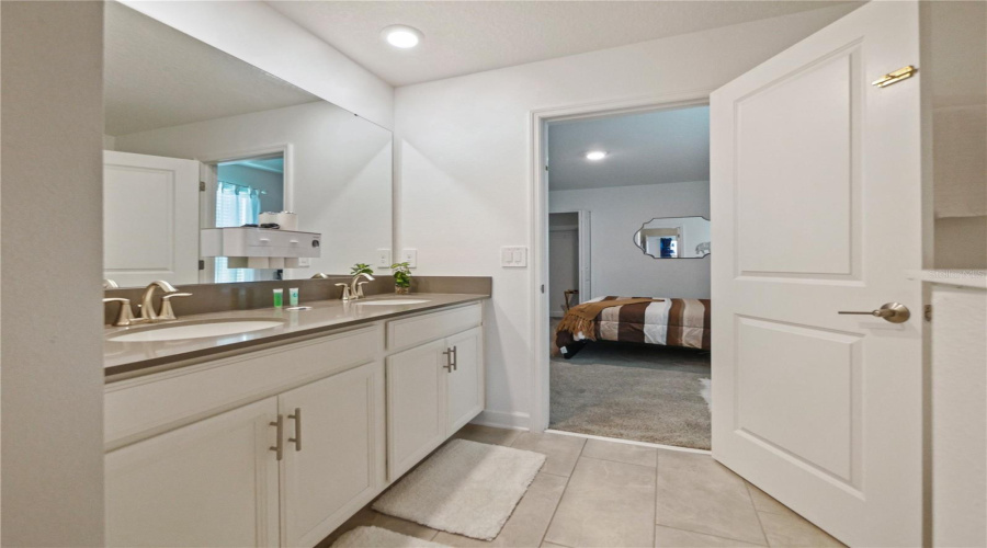 DAVENPORT, Florida 33896, 8 Bedrooms Bedrooms, ,5 BathroomsBathrooms,Residential,For Sale,SOMMERSET HILLS,0,MFRO6299364