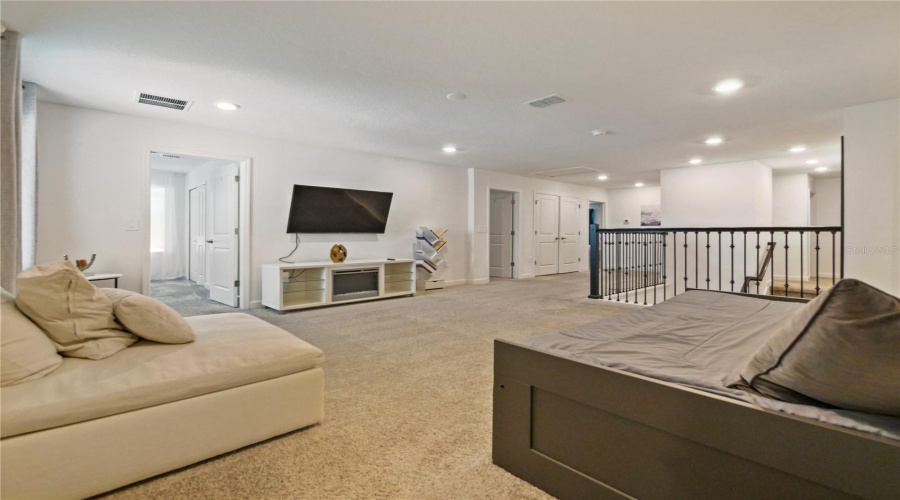 DAVENPORT, Florida 33896, 8 Bedrooms Bedrooms, ,5 BathroomsBathrooms,Residential,For Sale,SOMMERSET HILLS,0,MFRO6299364