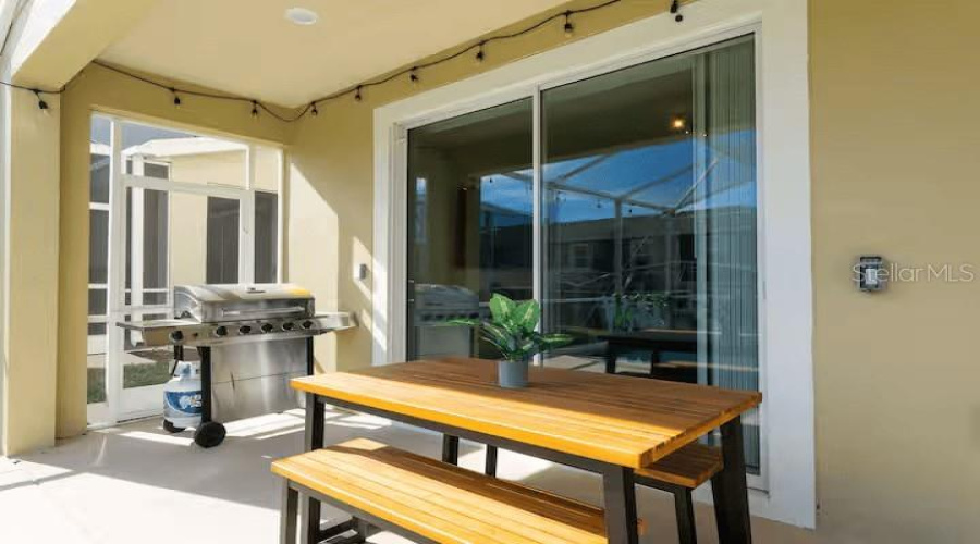 Davenport, Florida 33896, 6 Bedrooms Bedrooms, ,5 Bathroomsbathrooms,Residential,For Sale,Leader,Mfro6298830