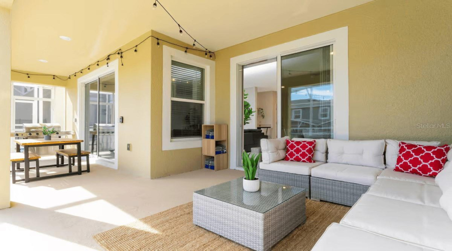 Davenport, Florida 33896, 6 Bedrooms Bedrooms, ,5 Bathroomsbathrooms,Residential,For Sale,Leader,Mfro6298830