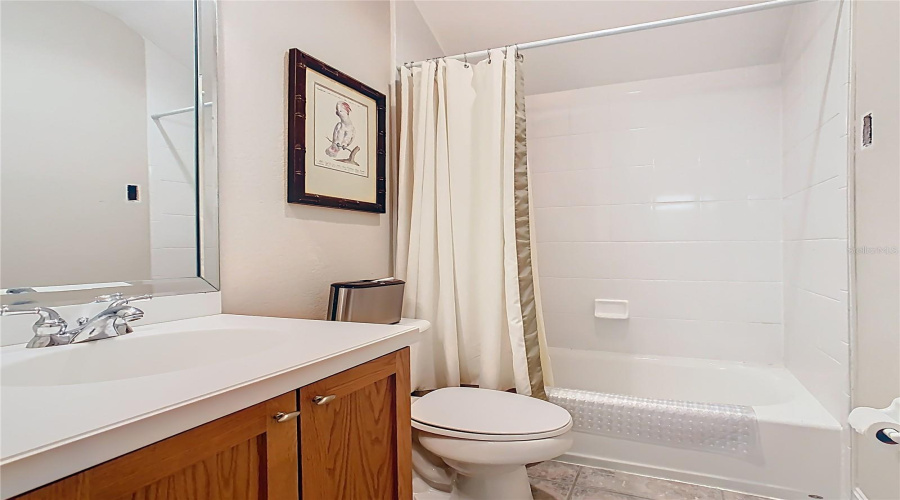Garage Apartment Bath