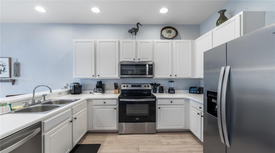DAVENPORT, Florida 33897, 3 Bedrooms Bedrooms, ,2 BathroomsBathrooms,Residential,For Sale,NEW PROVIDENCE,0,MFRO6296579
