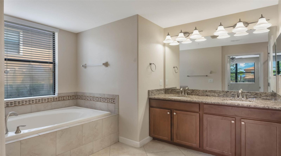 DAVENPORT, Florida 33896, 2 Bedrooms Bedrooms, ,2 BathroomsBathrooms,Residential,For Sale,AZALEA SANDS,MFRO6299247