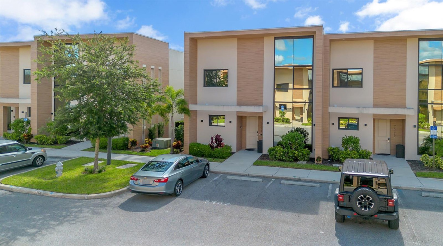 KISSIMMEE, Florida 34747, 4 Bedrooms Bedrooms, ,5 BathroomsBathrooms,Residential,For Sale,BROOKLYN,0,MFRO6299500