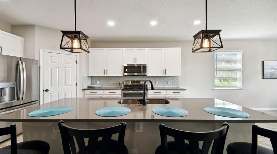 QUARTZ COUNTERTOPS