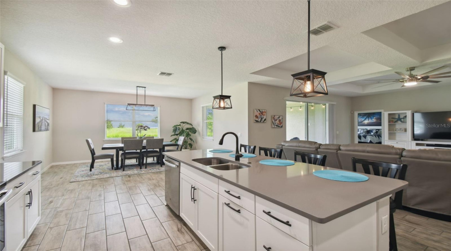KITCHEN ISLAND