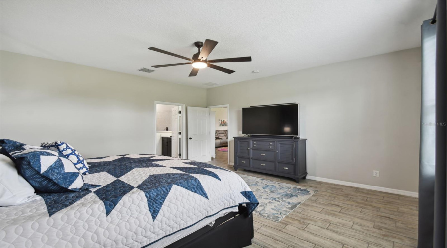 CEILING FAN