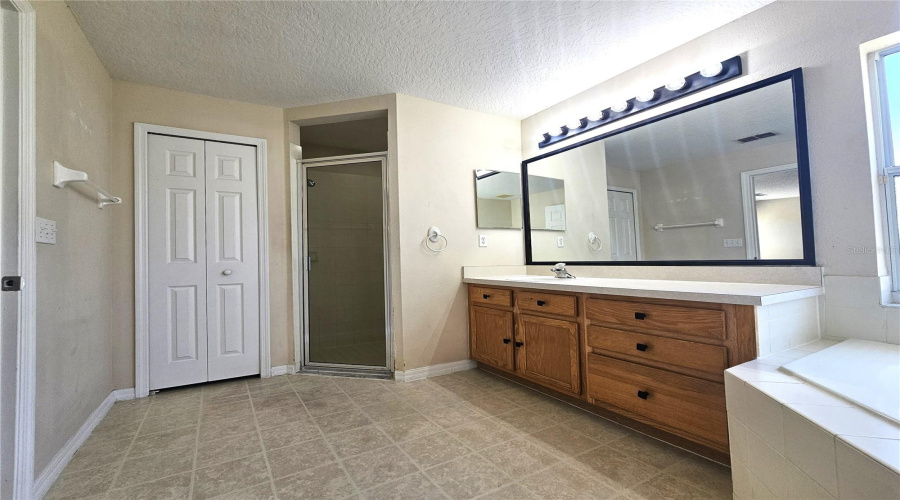 Davenport, Florida 33837, 3 Bedrooms Bedrooms, ,2 Bathroomsbathrooms,Residential,For Sale,Lake Charles,Mfro6299860