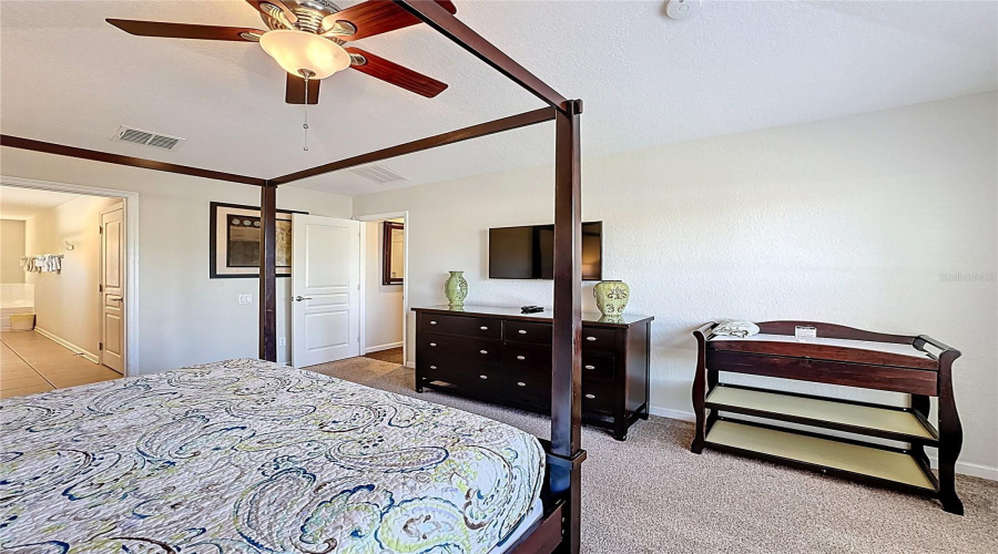 Kissimmee, Florida 34747, 6 Bedrooms Bedrooms, ,4 Bathroomsbathrooms,Residential,For Sale,Holtrock,Mfro6296461