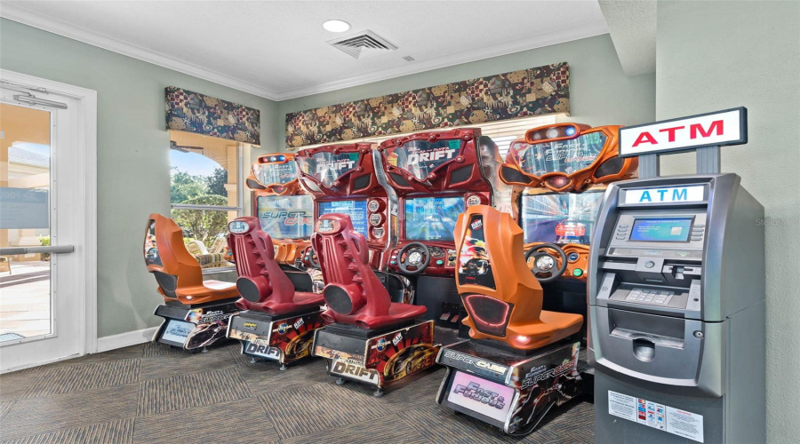 Kissimmee, Florida 34747, 6 Bedrooms Bedrooms, ,4 Bathroomsbathrooms,Residential,For Sale,Holtrock,Mfro6296461