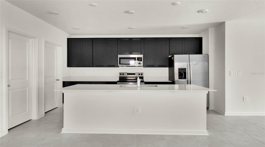 Davenport, Florida 33837, 5 Bedrooms Bedrooms, ,2 Bathroomsbathrooms,Residential,For Sale,Aquifer,Mfrg5095468