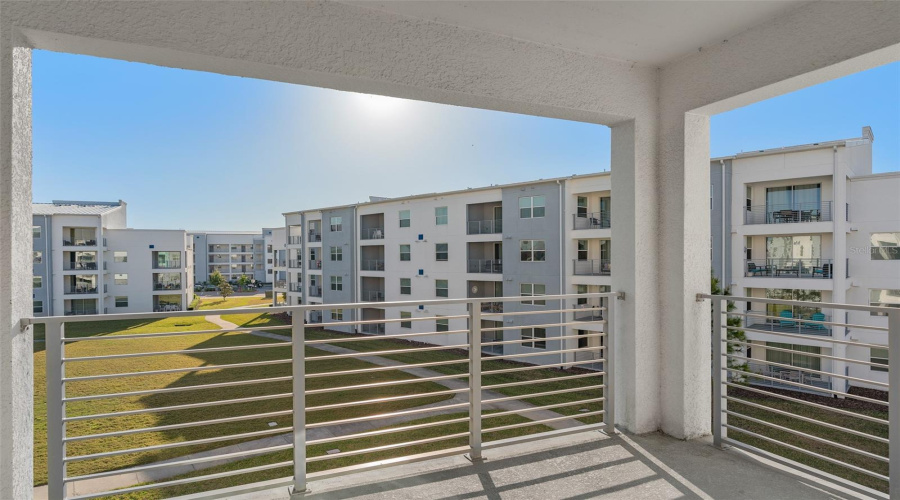 KISSIMMEE, Florida 34746, 2 Bedrooms Bedrooms, ,2 BathroomsBathrooms,Residential,For Sale,PARADOX,0,MFRA4648781