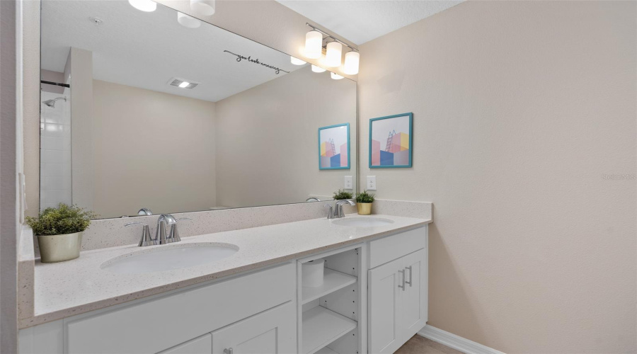 KISSIMMEE, Florida 34746, 2 Bedrooms Bedrooms, ,2 BathroomsBathrooms,Residential,For Sale,PARADOX,0,MFRA4648781