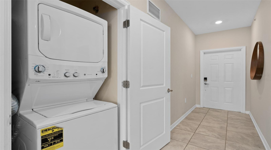 KISSIMMEE, Florida 34746, 2 Bedrooms Bedrooms, ,2 BathroomsBathrooms,Residential,For Sale,PARADOX,0,MFRA4648781