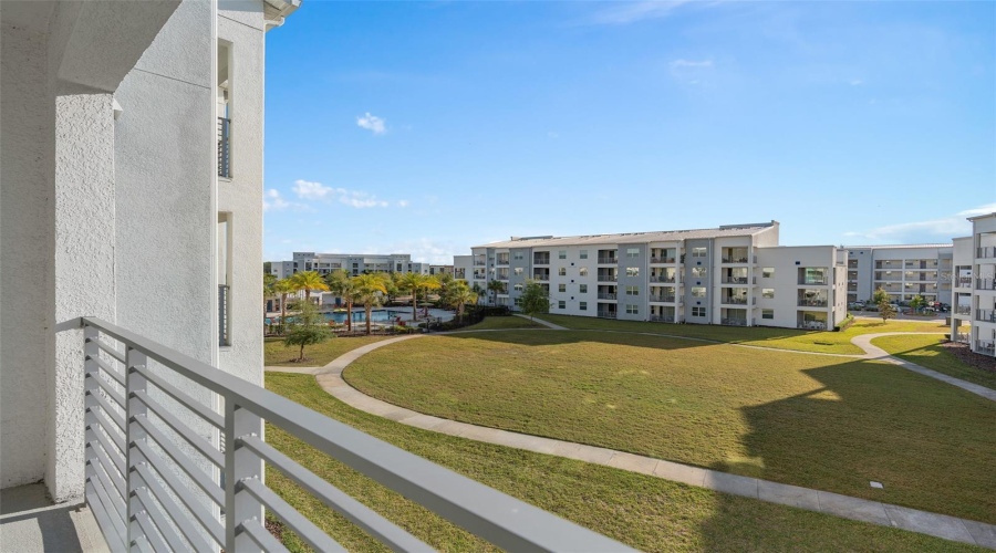 KISSIMMEE, Florida 34746, 2 Bedrooms Bedrooms, ,2 BathroomsBathrooms,Residential,For Sale,PARADOX,0,MFRA4648781