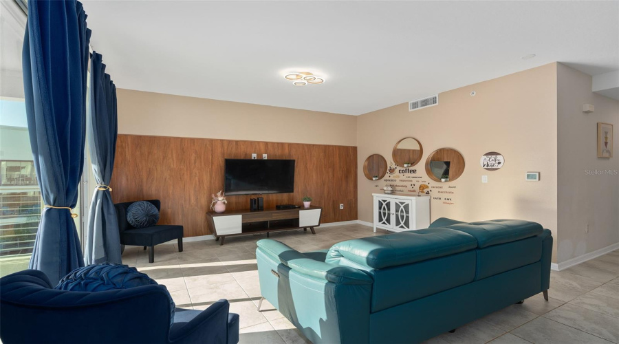 KISSIMMEE, Florida 34746, 2 Bedrooms Bedrooms, ,2 BathroomsBathrooms,Residential,For Sale,PARADOX,0,MFRA4648781