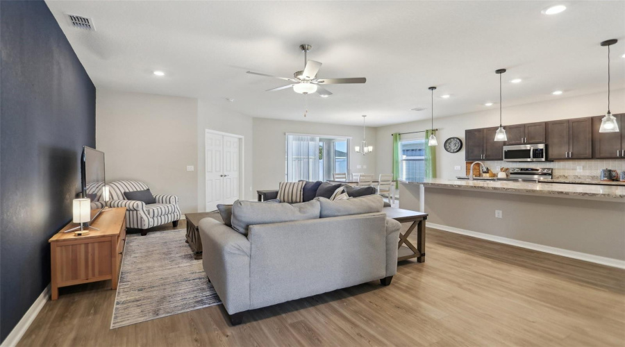 DAVENPORT, Florida 33837, 4 Bedrooms Bedrooms, ,2 BathroomsBathrooms,Residential,For Sale,CASCADE,MFRO6299555