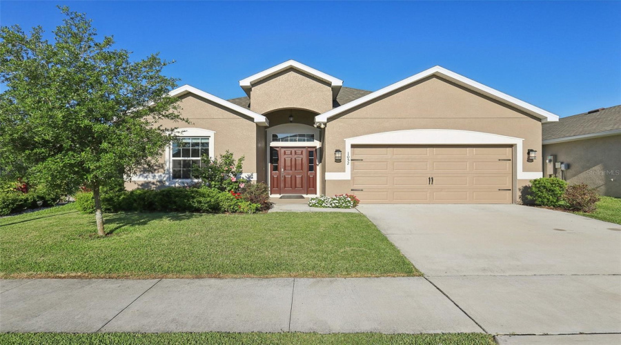 Beautifully landscaped entryway