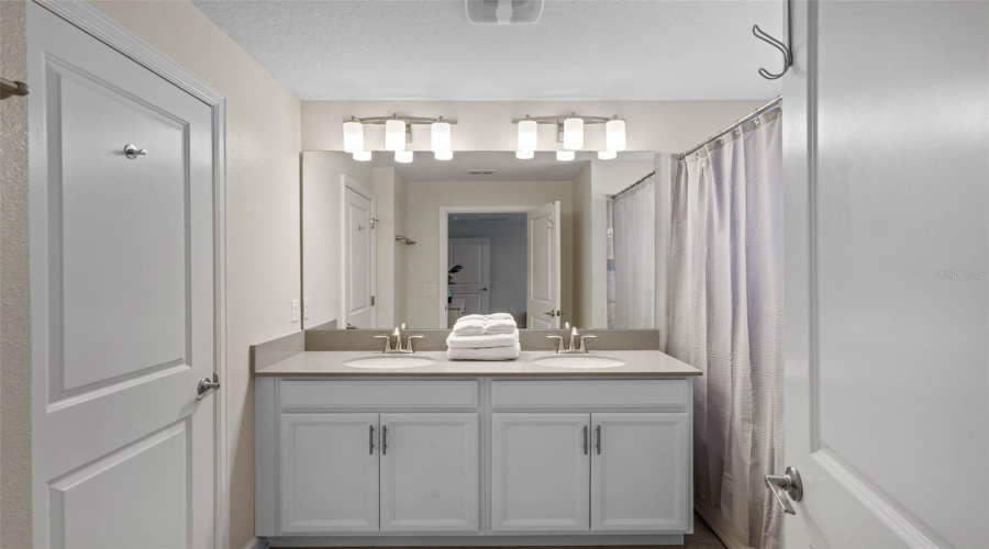 DAVENPORT, Florida 33896, 4 Bedrooms Bedrooms, ,3 BathroomsBathrooms,Residential,For Sale,PEBBLE BEACH,0,MFRS5124974