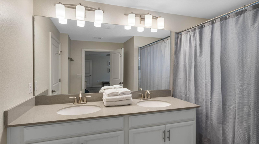 DAVENPORT, Florida 33896, 4 Bedrooms Bedrooms, ,3 BathroomsBathrooms,Residential,For Sale,PEBBLE BEACH,0,MFRS5124974