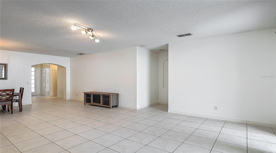 DAVENPORT, Florida 33837, 3 Bedrooms Bedrooms, ,2 BathroomsBathrooms,Residential,For Sale,SIGMUND,MFRO6298592