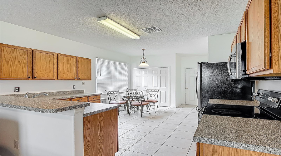 DAVENPORT, Florida 33837, 3 Bedrooms Bedrooms, ,2 BathroomsBathrooms,Residential,For Sale,SIGMUND,MFRO6298592