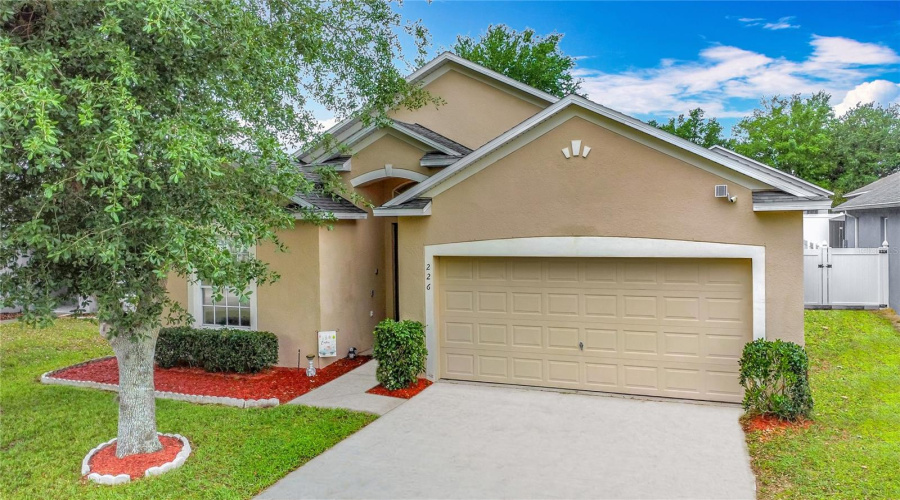 DAVENPORT, Florida 33837, 3 Bedrooms Bedrooms, ,2 BathroomsBathrooms,Residential,For Sale,SIGMUND,MFRO6298592