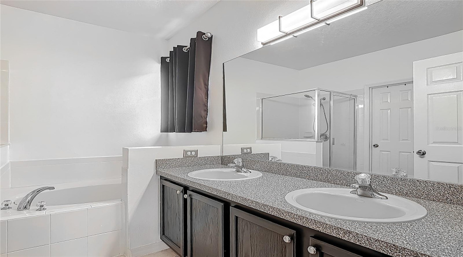 DAVENPORT, Florida 33837, 3 Bedrooms Bedrooms, ,2 BathroomsBathrooms,Residential,For Sale,SIGMUND,MFRO6298592