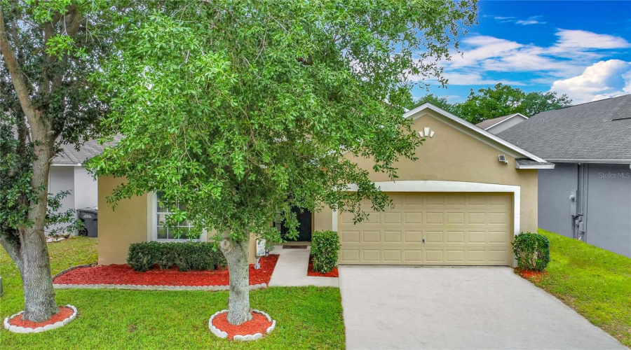 DAVENPORT, Florida 33837, 3 Bedrooms Bedrooms, ,2 BathroomsBathrooms,Residential,For Sale,SIGMUND,MFRO6298592
