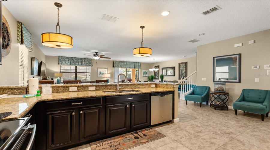 DAVENPORT, Florida 33896, 7 Bedrooms Bedrooms, ,5 BathroomsBathrooms,Residential,For Sale,THUNDERBIRD,MFRO6296418