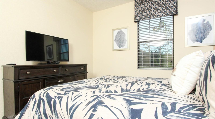 DAVENPORT, Florida 33896, 7 Bedrooms Bedrooms, ,5 BathroomsBathrooms,Residential,For Sale,THUNDERBIRD,MFRO6296418
