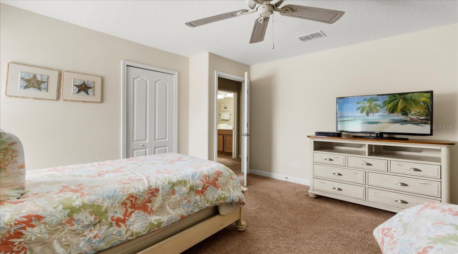 DAVENPORT, Florida 33896, 7 Bedrooms Bedrooms, ,5 BathroomsBathrooms,Residential,For Sale,THUNDERBIRD,MFRO6296418