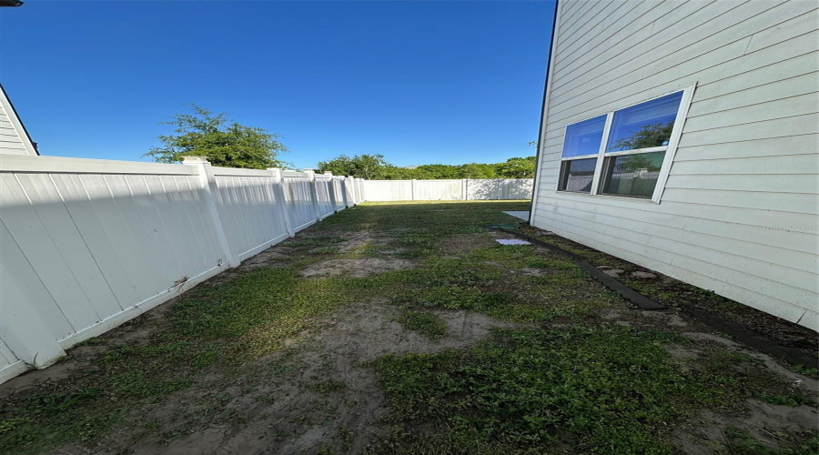 Davenport, Florida 33837, 3 Bedrooms Bedrooms, ,2 Bathroomsbathrooms,Residential,For Sale,Madison,Mfro6300503
