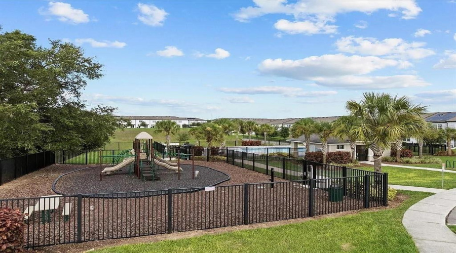 Davenport, Florida 33837, 3 Bedrooms Bedrooms, ,2 Bathroomsbathrooms,Residential,For Sale,Madison,Mfro6300503