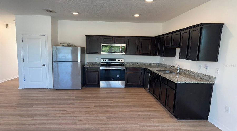 Davenport, Florida 33837, 3 Bedrooms Bedrooms, ,2 Bathroomsbathrooms,Residential,For Sale,Madison,Mfro6300503