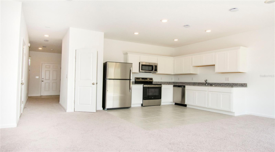 DAVENPORT, Florida 33837, 3 Bedrooms Bedrooms, ,2 BathroomsBathrooms,Residential,For Sale,VESARA,MFRTB8375291