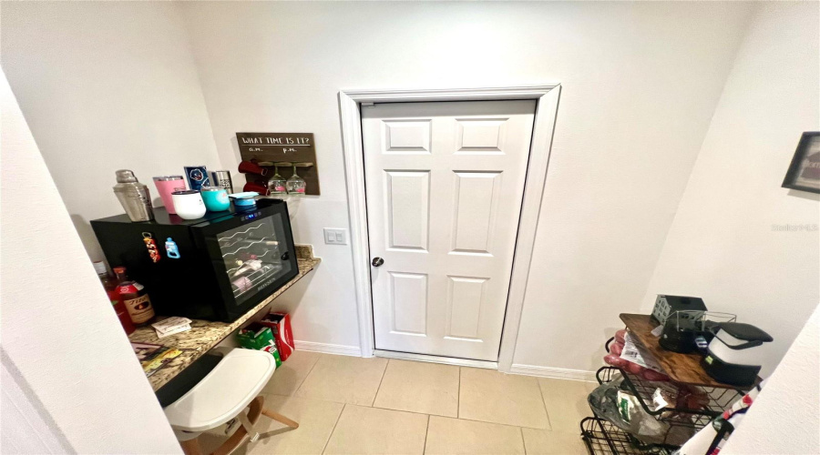 Area for coffee, wines, computer, etc.