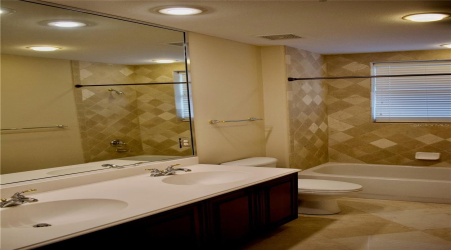 Orlando, Florida 32836, 3 Bedrooms Bedrooms, ,2 Bathroomsbathrooms,Residential,For Sale,The Esplanade,Mfro6300560