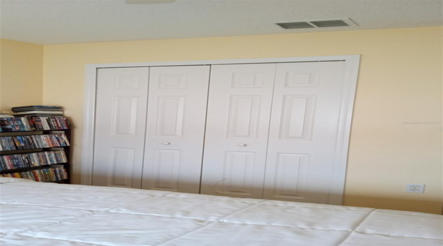 DAVENPORT, Florida 33897, 4 Bedrooms Bedrooms, ,2 BathroomsBathrooms,Residential,For Sale,HILLCREST,MFRTB8375081