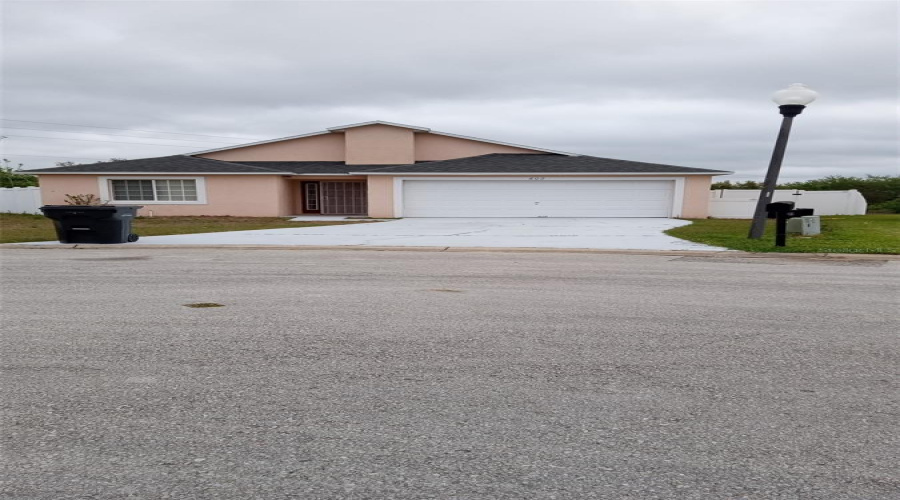 DAVENPORT, Florida 33897, 4 Bedrooms Bedrooms, ,2 BathroomsBathrooms,Residential,For Sale,HILLCREST,MFRTB8375081