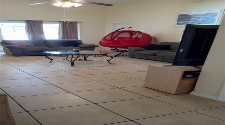 DAVENPORT, Florida 33897, 4 Bedrooms Bedrooms, ,2 BathroomsBathrooms,Residential,For Sale,HILLCREST,MFRTB8375081