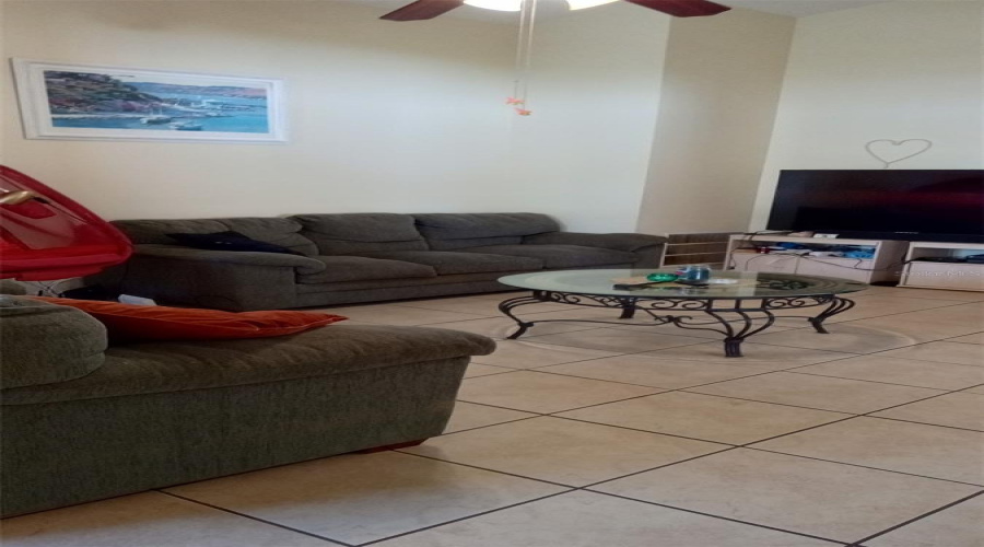 DAVENPORT, Florida 33897, 4 Bedrooms Bedrooms, ,2 BathroomsBathrooms,Residential,For Sale,HILLCREST,MFRTB8375081