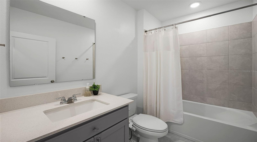 DAVENPORT, Florida 33837, 6 Bedrooms Bedrooms, ,3 BathroomsBathrooms,Residential,For Sale,GENTLE RAIN,MFRV4942187