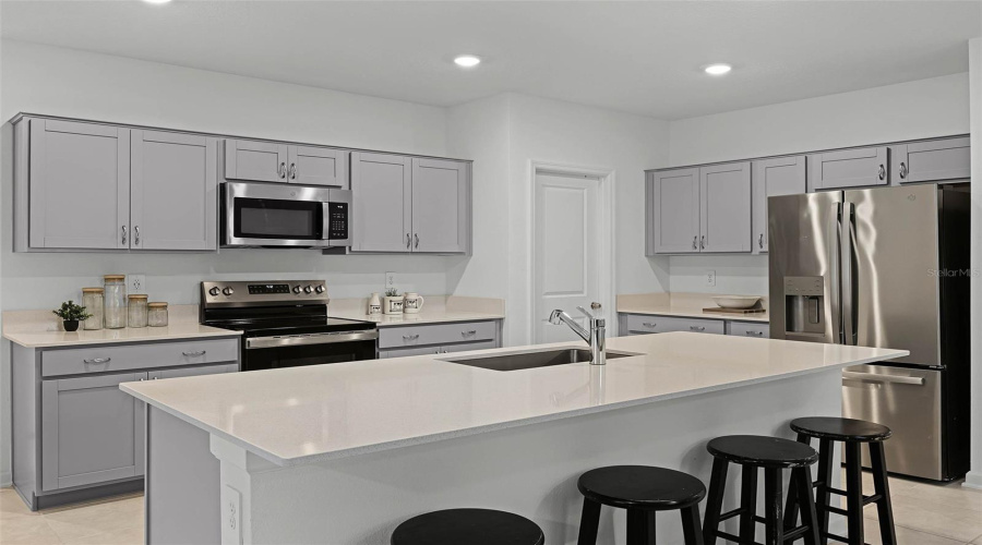 DAVENPORT, Florida 33837, 6 Bedrooms Bedrooms, ,3 BathroomsBathrooms,Residential,For Sale,GENTLE RAIN,MFRV4942187